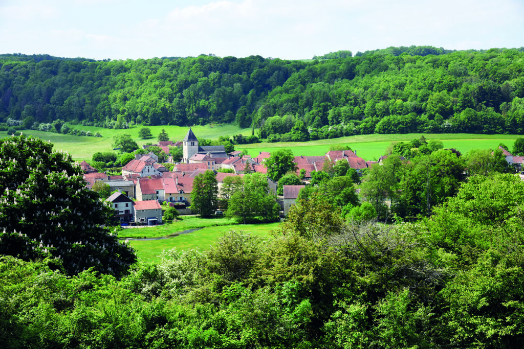 Giey-sur-Aujon, un des villages traversés par le Parc national de forêts